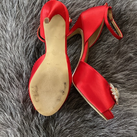 👠 - Picture 4 of 9